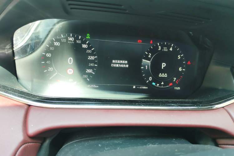 Used Land Rover Range Evoque 2021 Range Rover Velar 249 PS R-Dynamic HSE Luxury Edition