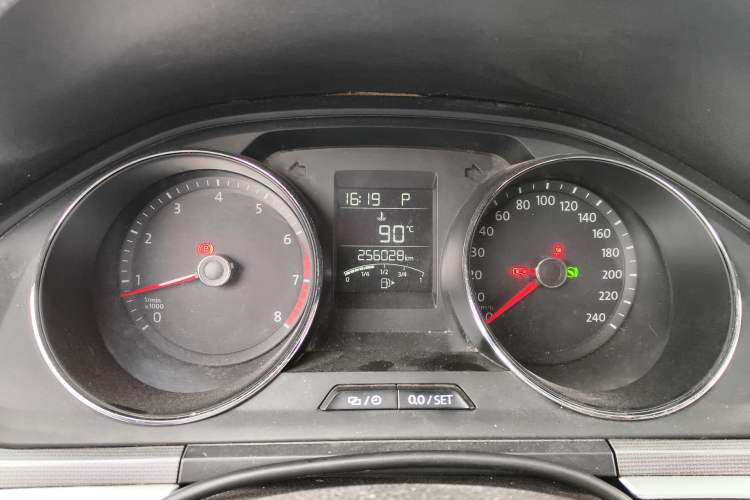 Used Volkswagen Bora 2018 1.5L Automatic Fashion Model Odometer Close Up