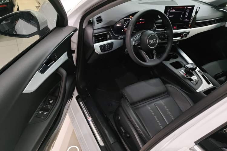 Used Audi A4L 2023 40 TFSI Fashion Dynamic Model
