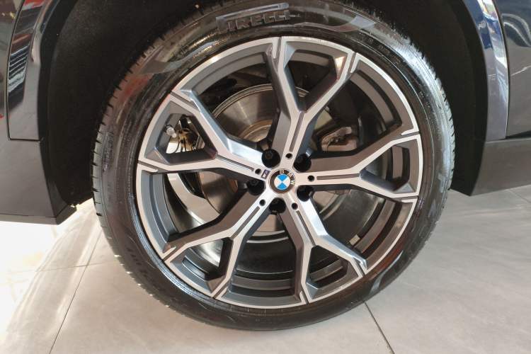 Used BMW X5 2023 xDrive 30Li Luxury M Sport Package