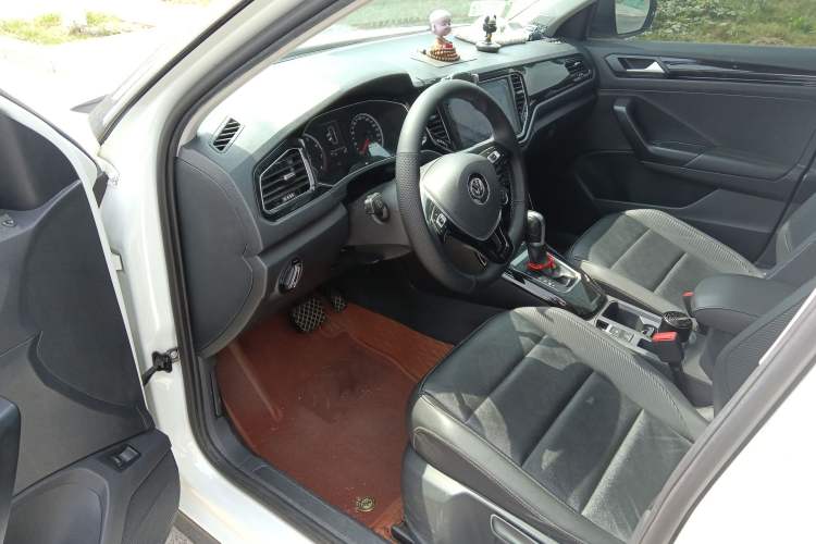 Used Volkswagen T-ROC 2018 280TSI DSG Two-Wheel Drive Comfort Version China VI Standard
