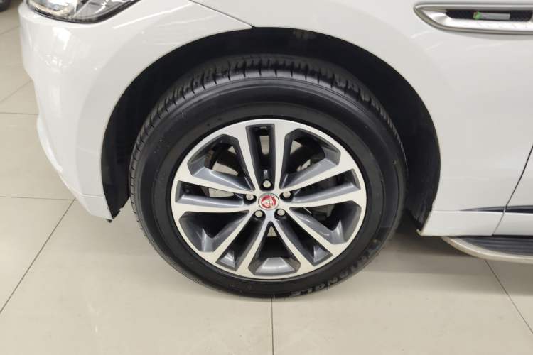 Used Jaguar F-PACE 2016 3.0 SC Four-Wheel Drive R-Sport Sport Edition Left Front Wheel Hub