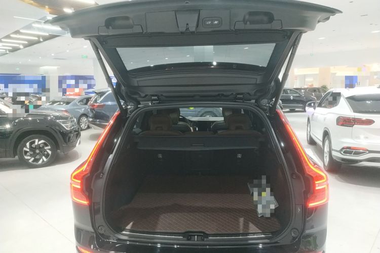 Used Volvo XC60 2023 B5 4x4 Smart Luxury Edition
