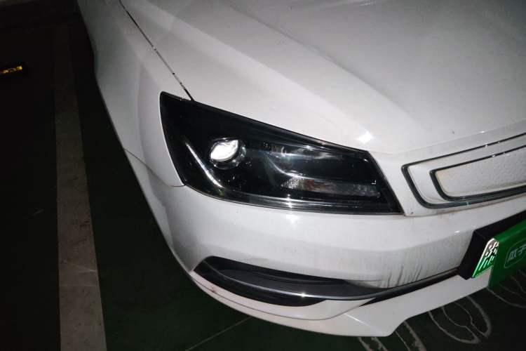 Used Geely Auto Emgrand New Energy 2018 EV450 Ambition Model Right Front Headlight