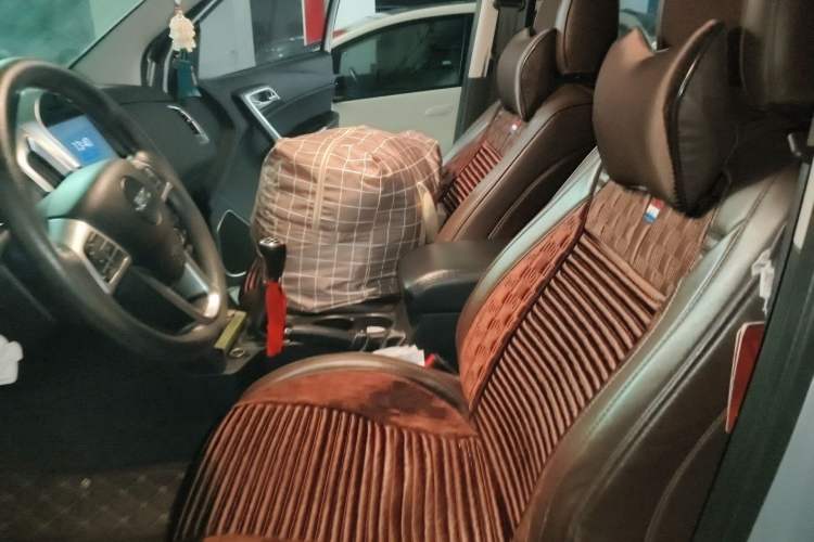 Used JMC Yuhu 3 2018 2.5T Diesel Two-Wheel Drive Advanced Version Standard Wheelbase Left Front Seat