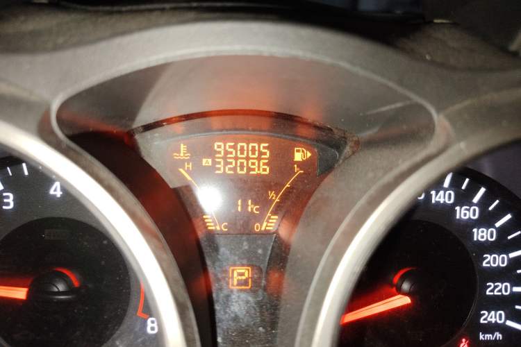 Used Infiniti ESQ 2014 1.6L Spontaneous Edition
