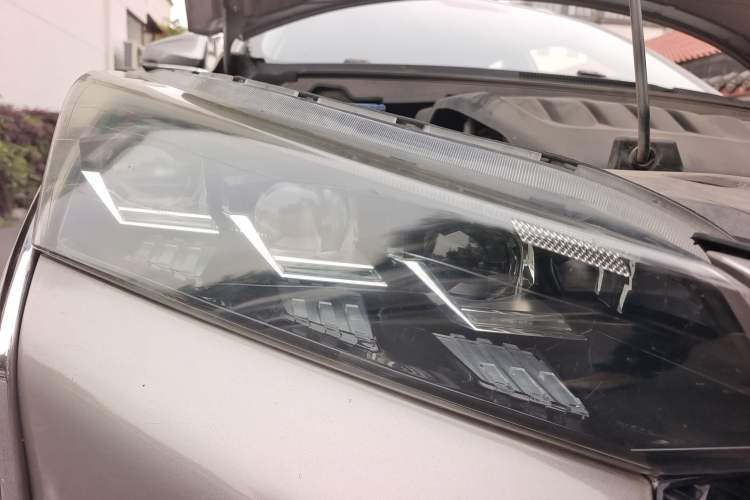 Used Dongfeng Aeolus Yixuan GS 2020 230T Automatic Yueyu Version Right Front Headlight