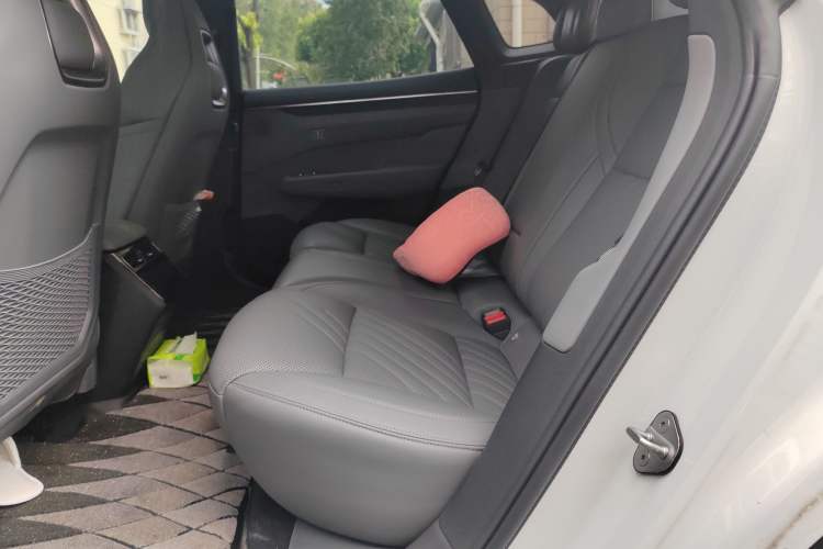 Used Zeekr 001 2024 WE Edition 100 kWh Rear-Drive Left Rear Seat