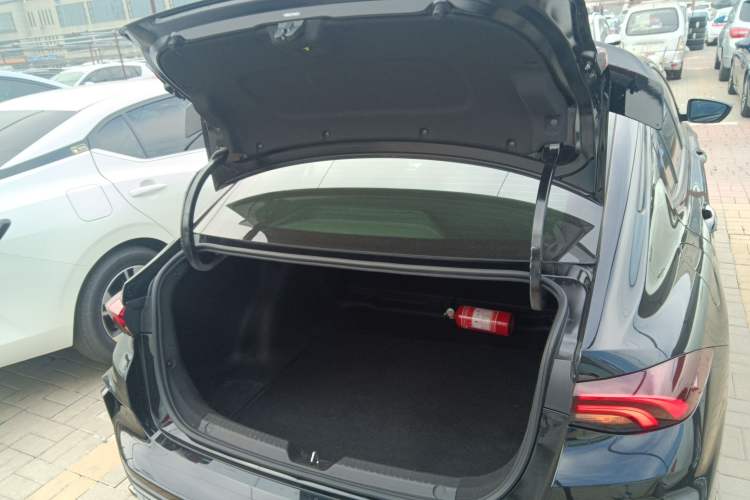 Used GAC Trumpchi EMPOW 2023 400T Automatic R MAX Trunk