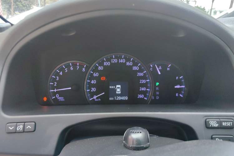 Used Toyota Crown 2012 2.5L Royal Leather Edition
