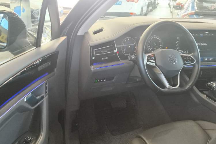 Used Volkswagen Touareg 2021 3.0 TSI Prestige Edition Classic Sport Package Driver Seat