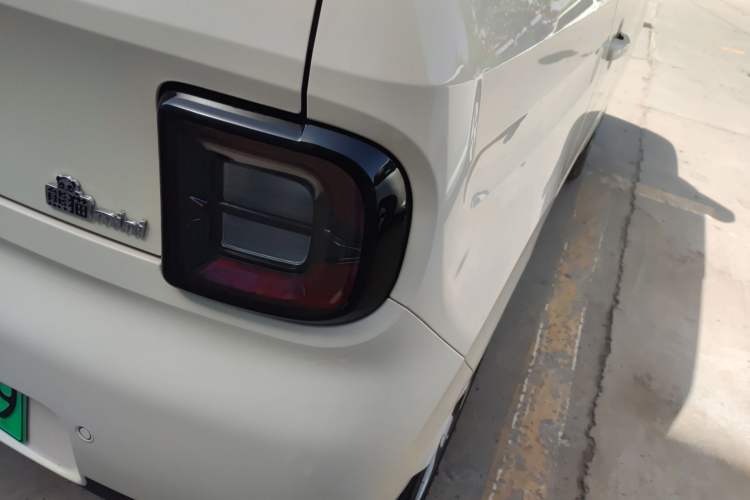 Used Geely Galaxy Panda 2025 210 km – Yuanqi Bear Right Rear Taillight
