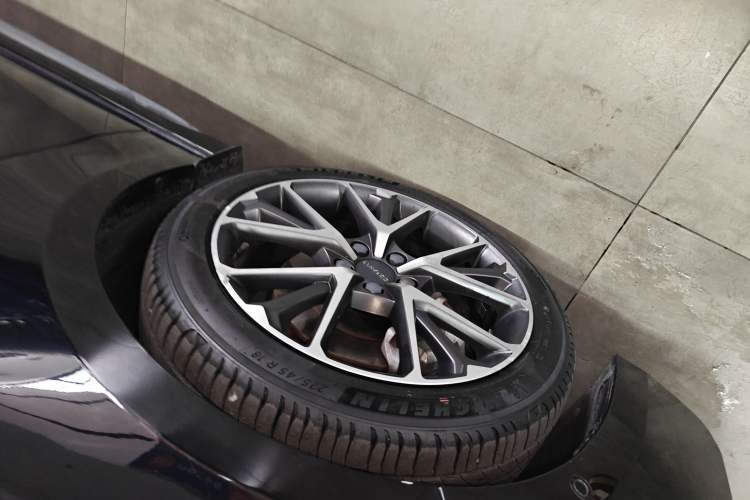 Used Lynk & Co 03 2022 1.5TD DCT JingPro Left Front Wheel Hub