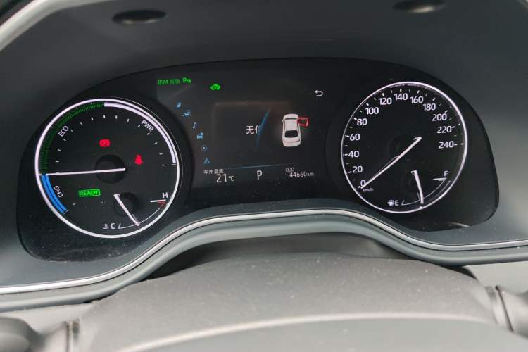 Used Toyota Avalon 2019 Dual-Engine 2.5L XLE Prestige Version China VI Standard
