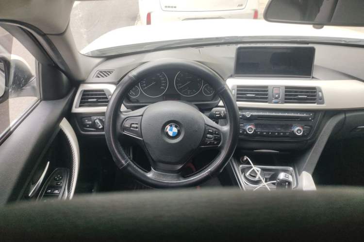 Used BMW 3 Series 2014 320Li Fashion Model
