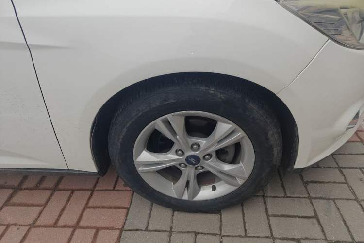 Used Ford Focus 2012 Sedan 1.6L Automatic Fashion Edition
