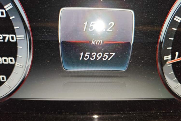 Used Mercedes-Benz S-Class 2014 S 320 L Business Model Odometer Close Up