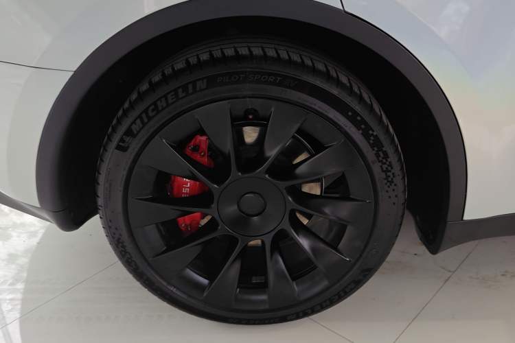 Used Tesla Model Y 2024 Long-Range All-Wheel-Drive Version