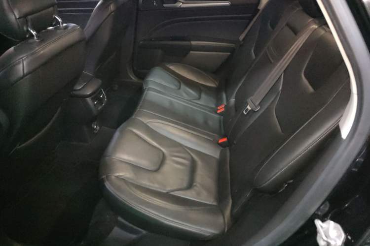 Used Ford Mondeo 2013 2.0L GTDi240 Luxury Sport Model Left Rear Seat