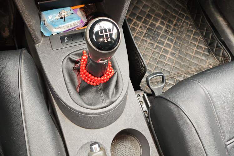 Used Volkswagen Touran 2015 1.4T Manual Fashion Edition 5-Seater Gear Lever