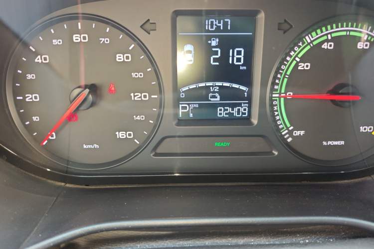 Used Roewe Clever 2020 Urban Style Edition Odometer Close Up