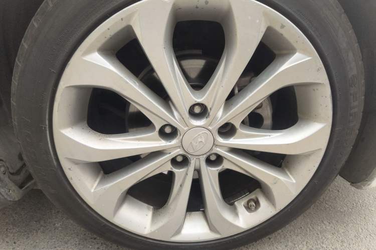 Used Hyundai Sonata 2013 2.4L Automatic Luxury Version China IV Standard