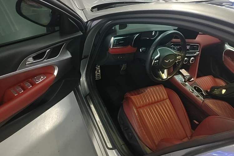 Used Genesis G70 2021 2.0T Rear-Drive Luxury Edition
