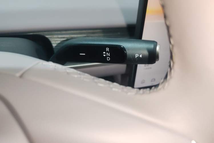 Used ONVO L60 2024 60 kWh Rear-Drive Version Gear Lever