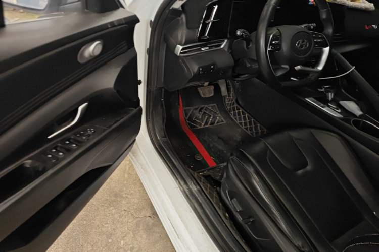 Used Hyundai Elantra 2022 1.5L CVT LUX Prestige Edition
