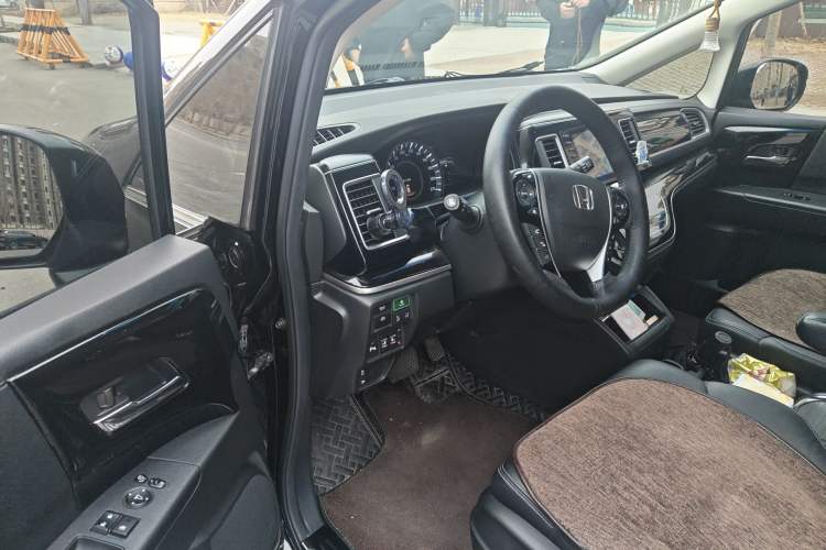 Used Honda Elysion 2019 2.0L Hybrid Luxury Edition
