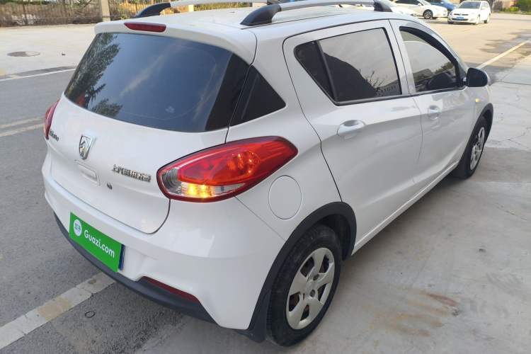 Used Baojun 310 2016 1.2L manual Comfort trim level
