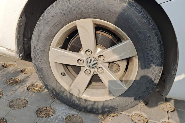 Used Volkswagen Santana 2016 1.6L Manual Fashion Edition Right Front Wheel Hub