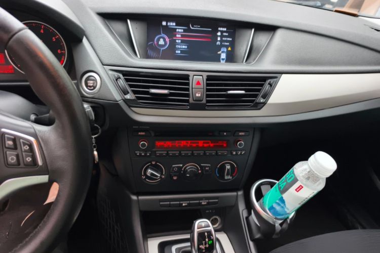 Used BMW X1 2014 sDrive18i Fashion Model Audio And AC Panel