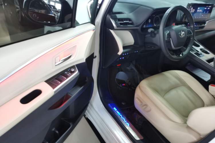 Used Toyota SIENNA 2021 2.5L Hybrid Ultimate Edition