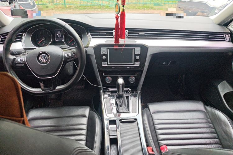 Used Volkswagen Magotan 2017 330TSI DSG Leading Model
