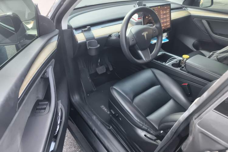 Used Tesla Model Y 2022 Rear-Wheel-Drive Version