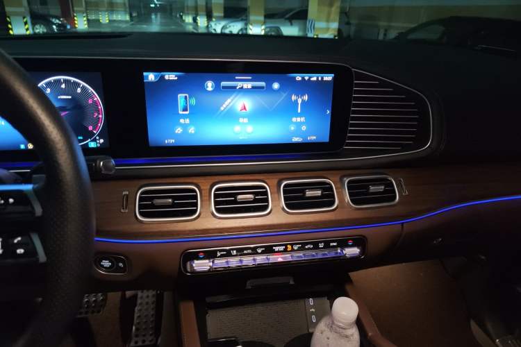 Used Mercedes-Benz GLS  Audio And AC Panel