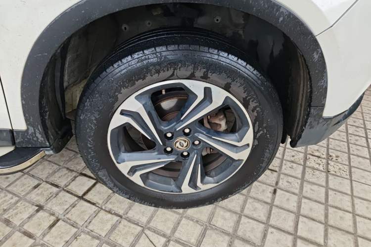 Used Dongfeng Aeolus AX7 2016 2.0L Manual Zhuyue Model Right Front Wheel Hub