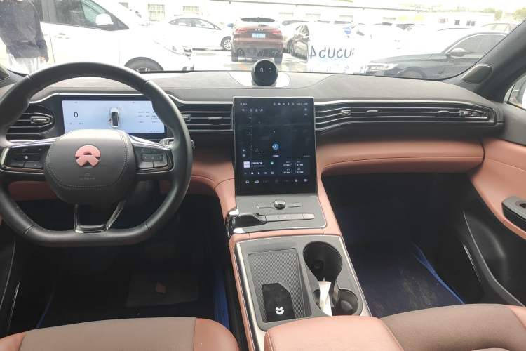 Used Nio EC6 2020 605 km Sport Edition Audio And AC Panel