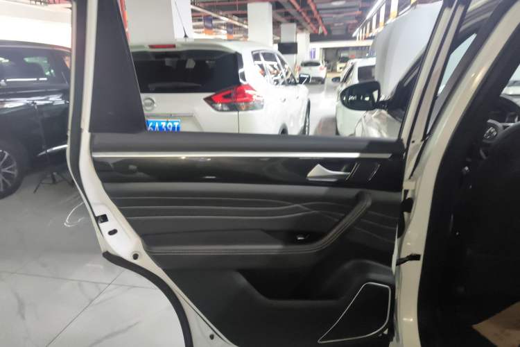 Used Dongfeng Fengon ix7 2020 2.0 TGDI Automatic Two-Wheel Drive Urban Luxury Edition
