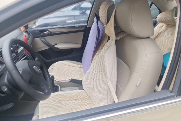 Used Volkswagen Santana 2013 1.6L Manual Comfort Edition