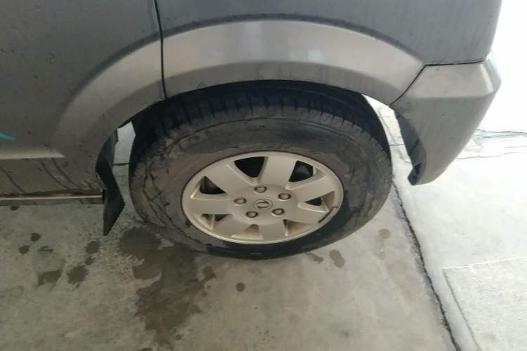 Used Dongfeng Xiaokang C37 2018 1.5L Premium II DK15 Right Front Wheel Hub