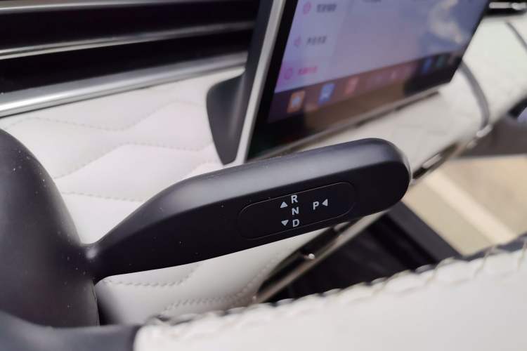 Used Dongfeng NAMMI 01 2024 430 Max Smart+ Gear Lever