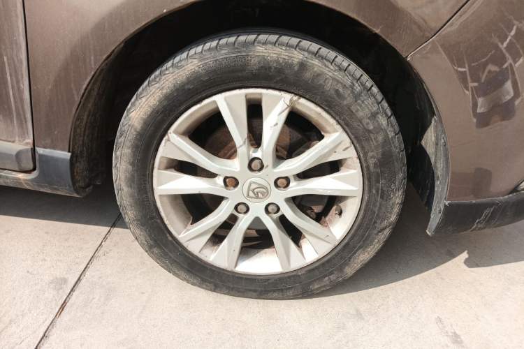 Used Baojun 730 2014 1.5L manual luxury trim 7 seats
