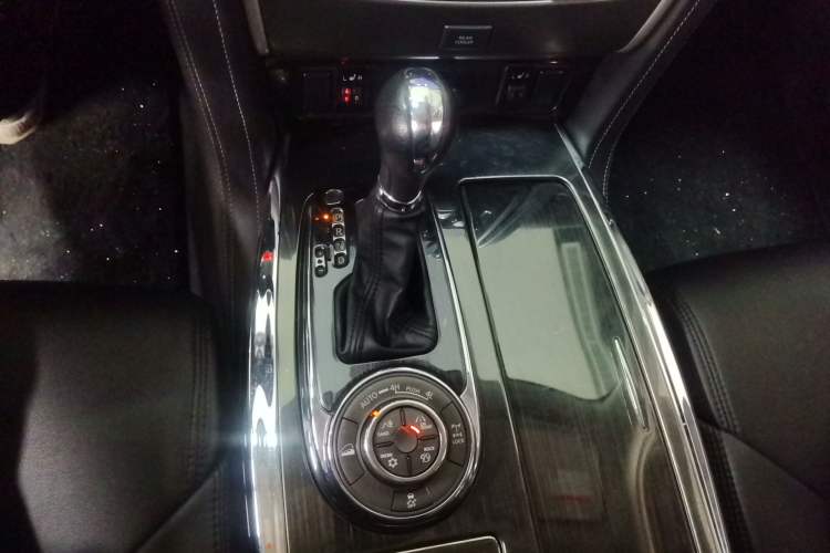 Used Nissan Patrol  Gear Lever