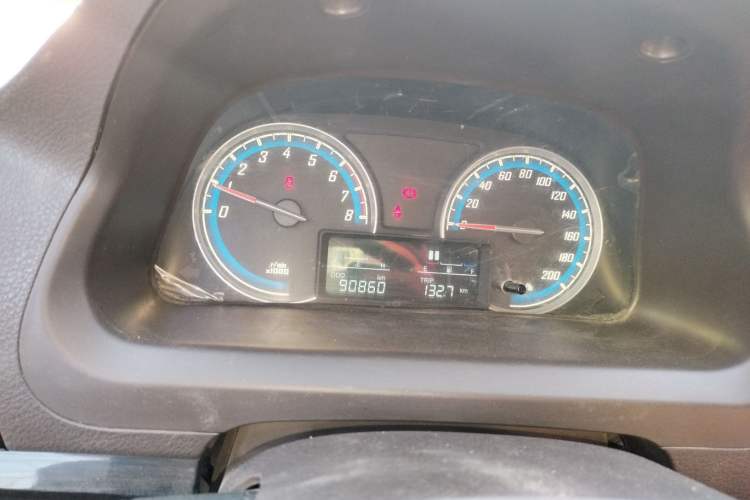 Used Baojun 730 2014 1.5L manual Comfort ESP version 7 seats
