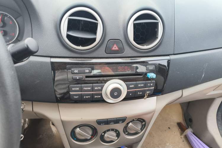Used CHANGAN Alsvin V3 2012 1.3L Manual Standard Edition Audio And AC Panel