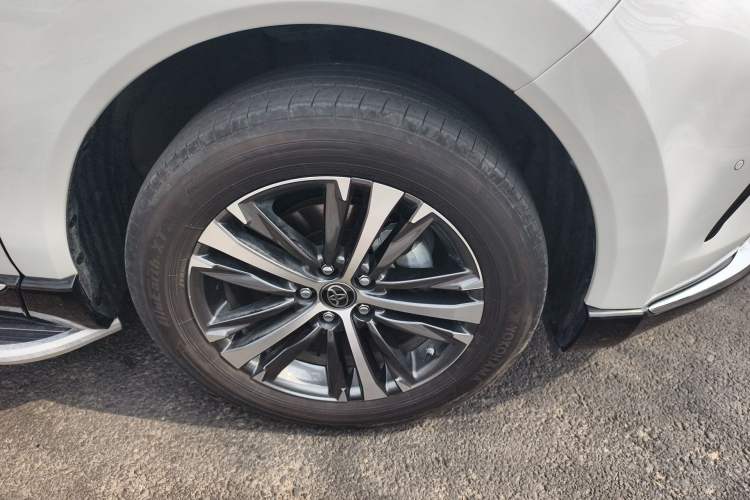 Used Toyota Venza 2023 2.0L CVT Two-Wheel Drive Luxury Edition
