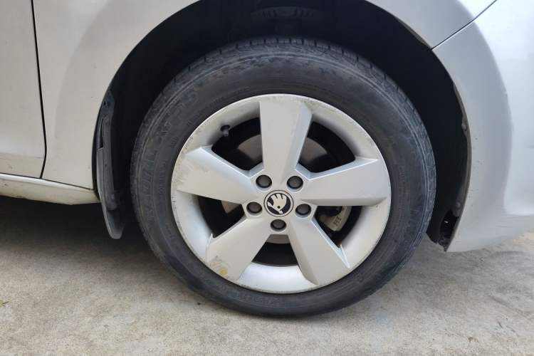 Used Skoda Rapid 2015 1.6L Manual Smart Selection Model