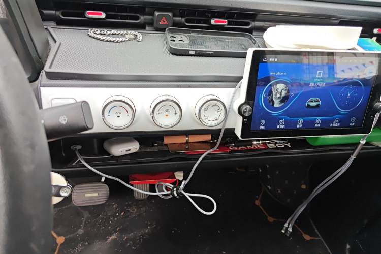 Used Wuling Hongguang MINIEV 2022 GAMEBOY 300km Enthusiast Model with Lithium Iron Phosphate Audio And AC Panel